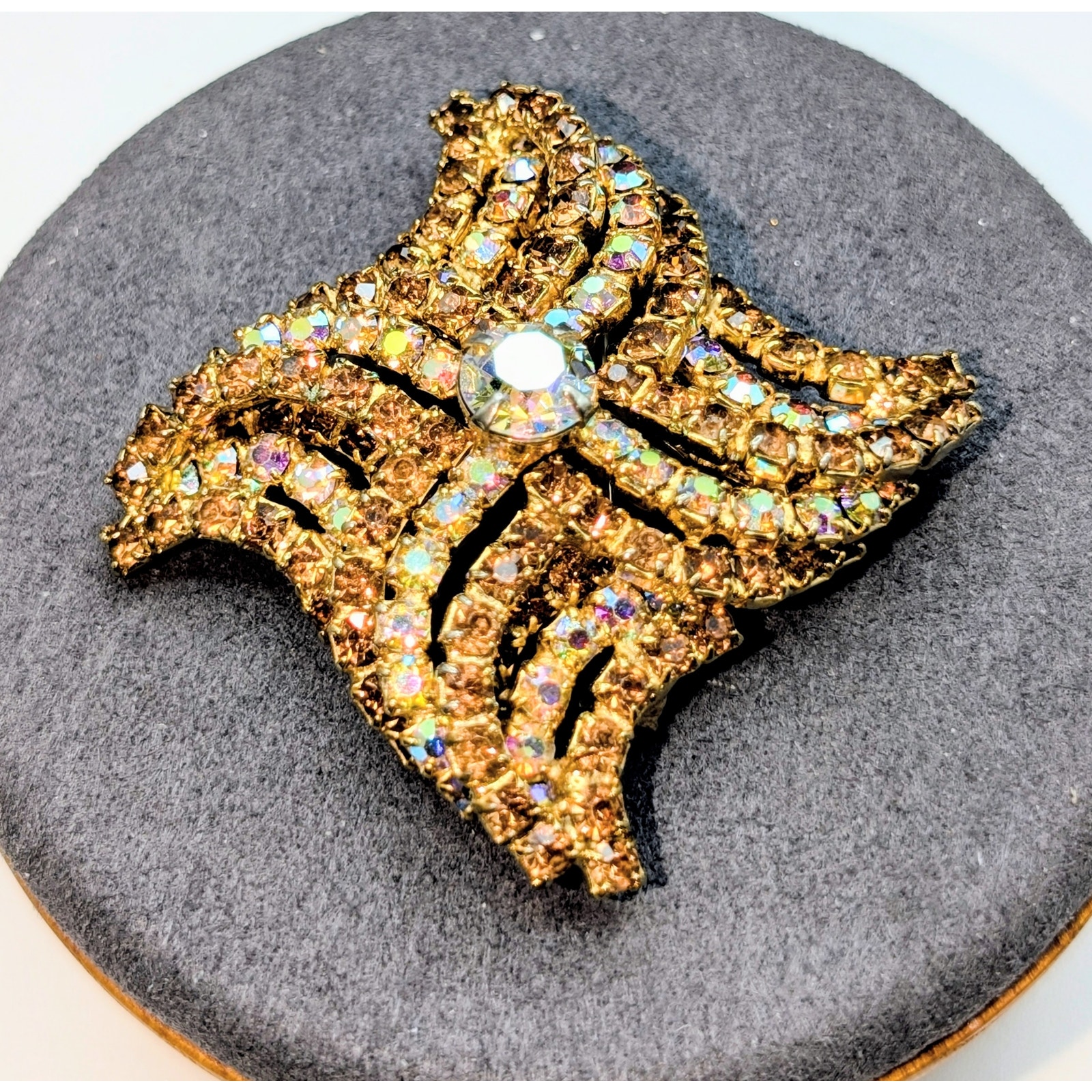 Vtg 60s Kramer Gold Tone Vortex Wave Style Topaz Ab Rhinestone Pin Brooch 69$